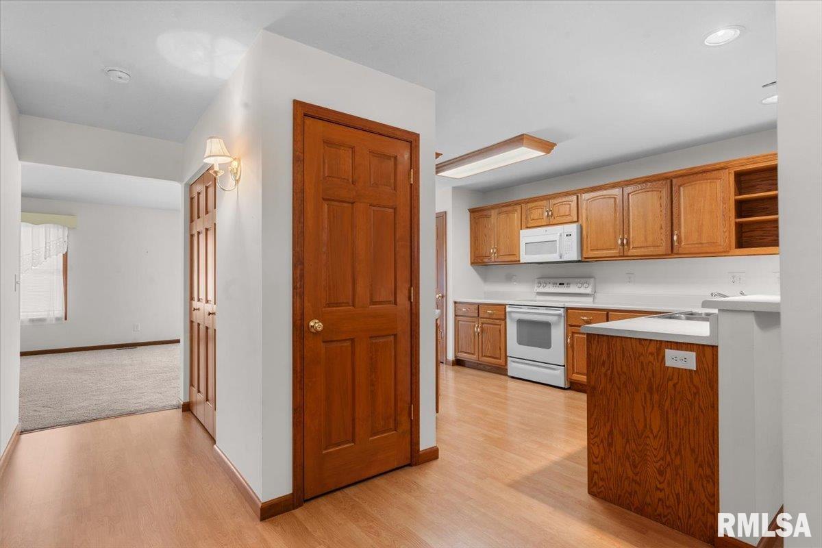 7109 Preston Drive Springfield, IL 62711 - Photo 12 of 43