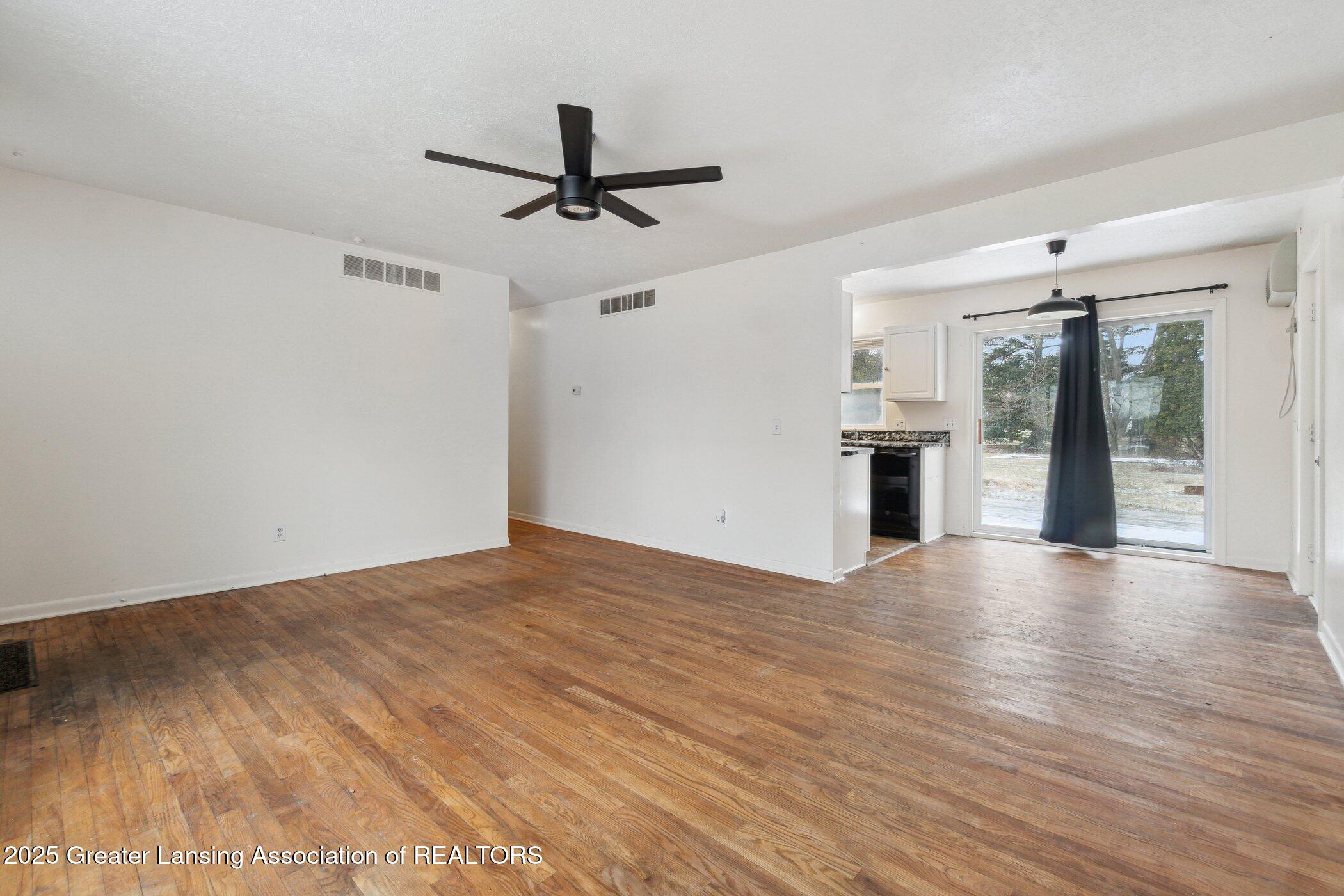 732 North Creyts Road Lansing, MI 48917 - Photo 11 of 20 732-N-Creyts-Rd-Lansing-MI-48917-WindowS