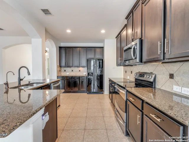 $2,150 | 229 Gardner Cove, Cibolo, TX 78108