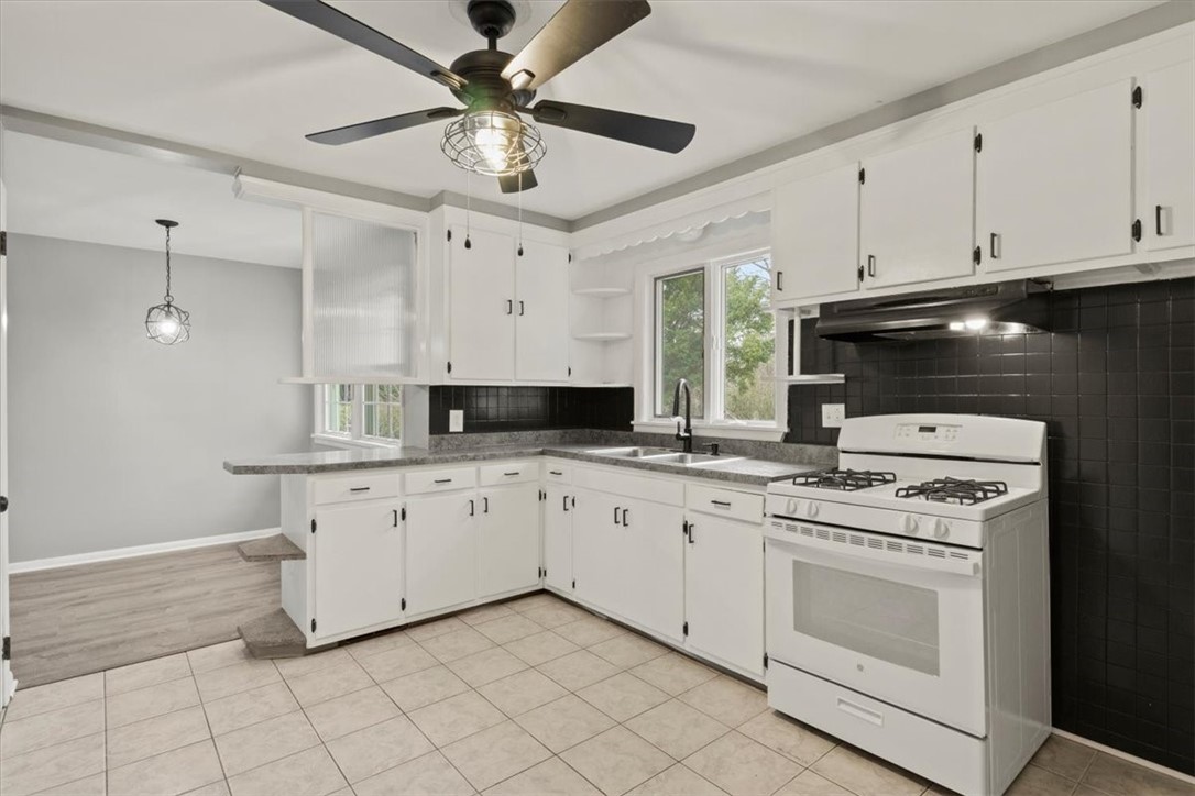 3359 Mt Read Boulevard Greece, NY 14616 - Photo 11 of 29 Kitchen