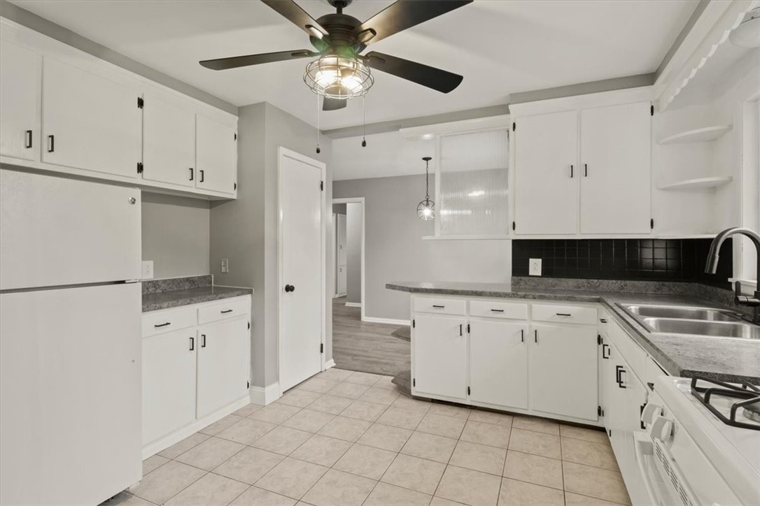 3359 Mt Read Boulevard Greece, NY 14616 - Photo 12 of 29 Kitchen