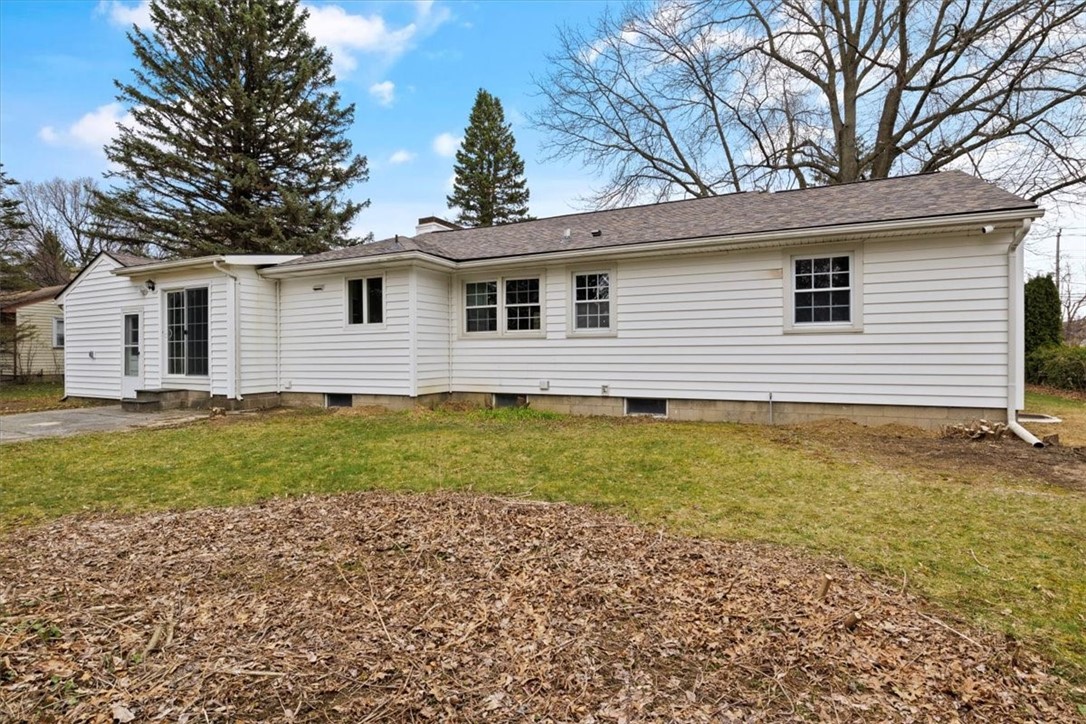 3359 Mt Read Boulevard Greece, NY 14616 - Photo 27 of 29 Exterior Back