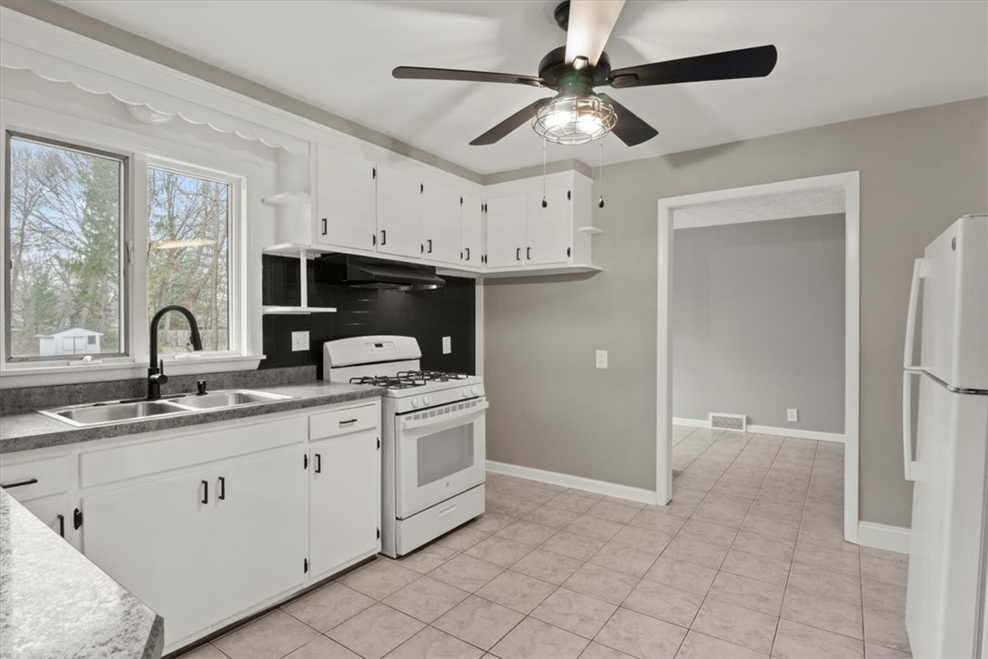 3359 Mt Read Boulevard Greece, NY 14616 - Photo 9 of 29 Kitchen