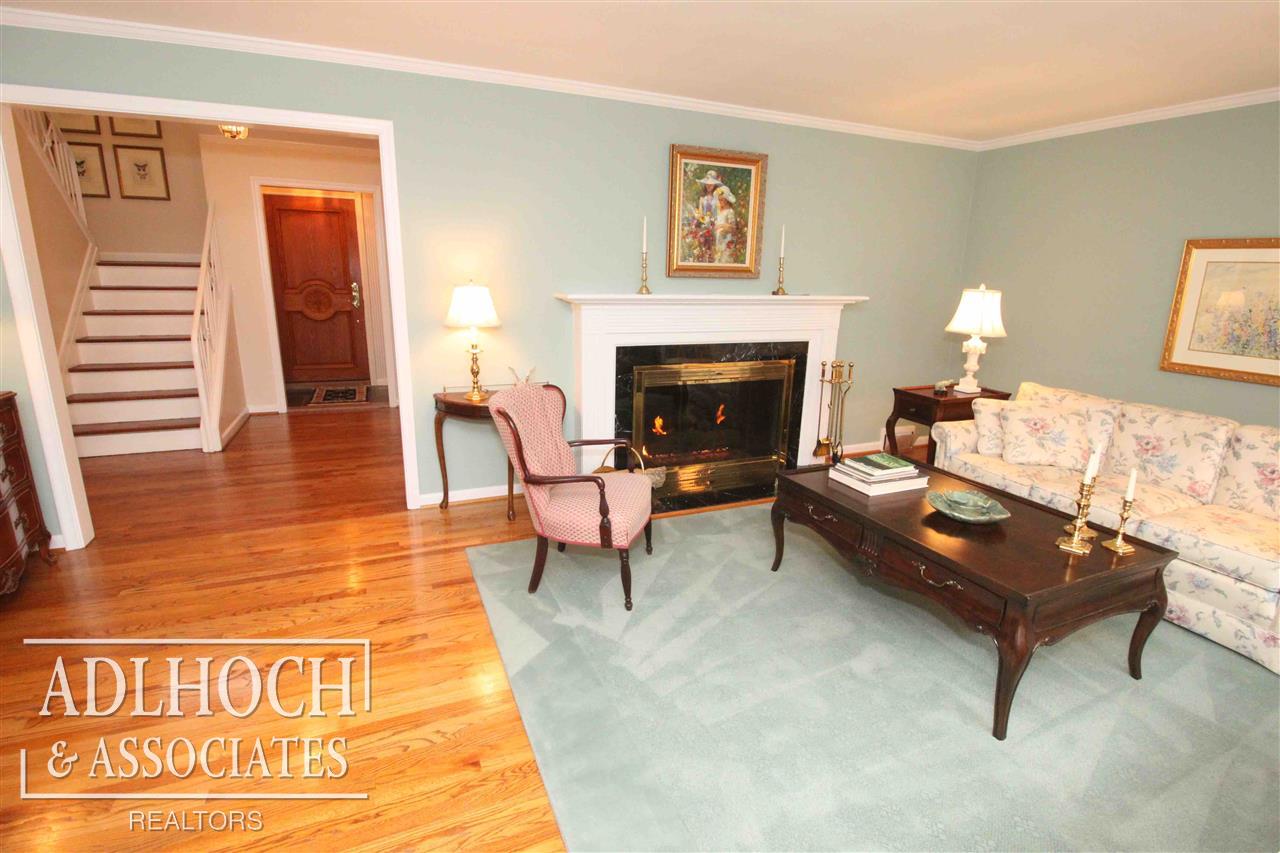 70 Merriweather Road Grosse Pointe, MI 48236 - Photo 19 of 34 31365128-18.JPG