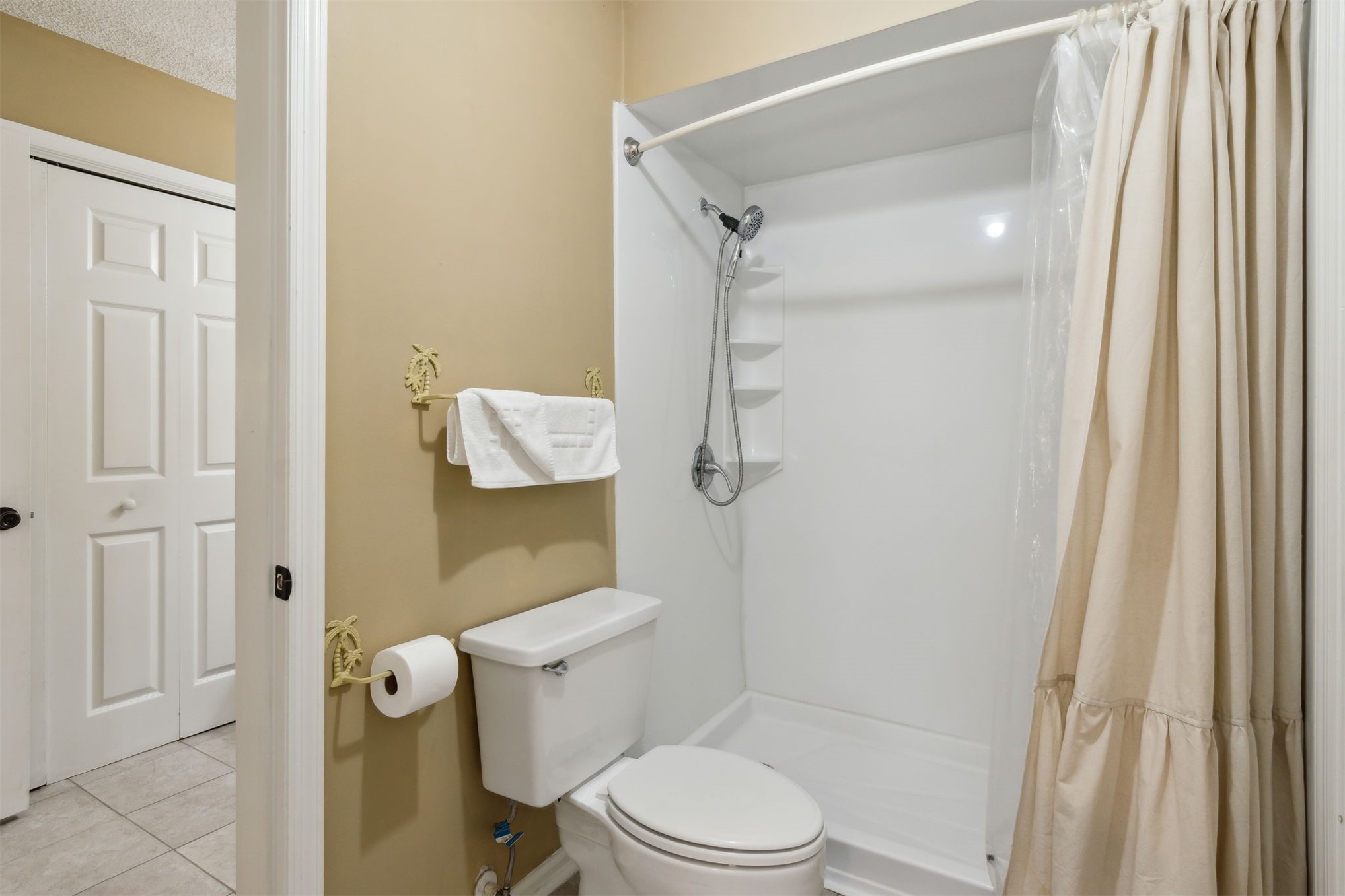 2893 Forest Ridge Drive, Unit V3 Fernandina Beach, FL 32034 - Photo 19 of 27 2893 Forest Ridge - Primary Bathroom 2