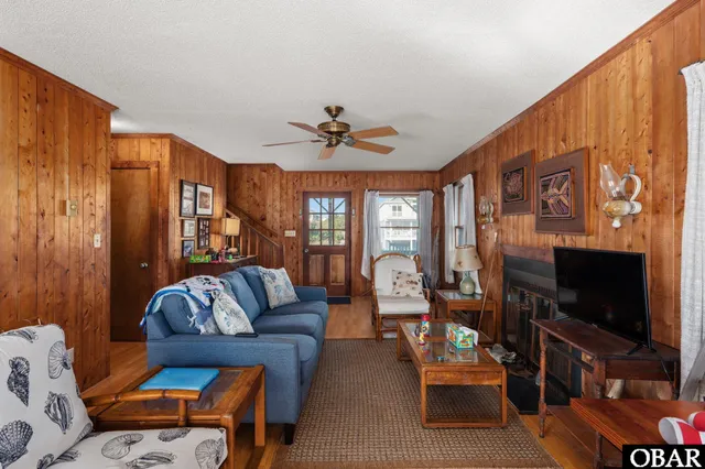 $2,400,000 | 1007 Lighthouse Drive, Corolla, NC 27927