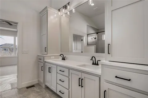 $699,575 | 25010 West 89th Terrace, Lenexa, KS 66227