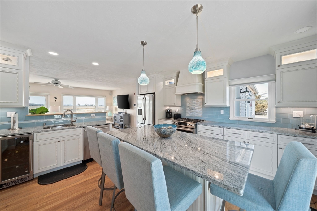 97 Central Avenue Scituate, MA 02050 - Photo 6 of 41