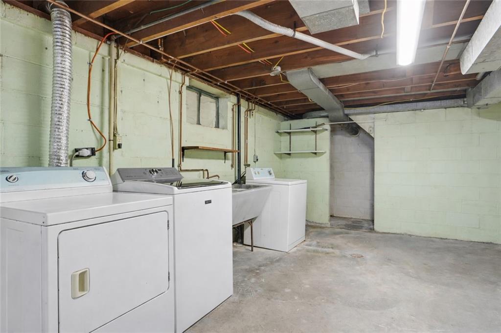2129 Admiral Street Aliquippa, PA 15001 - Photo 25 of 34 a utility room with dryer and washer