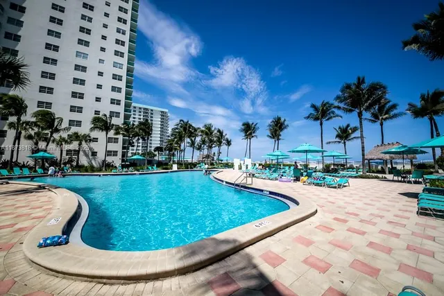 $3,000 | South Central Beach, Hollywood, FL 33019