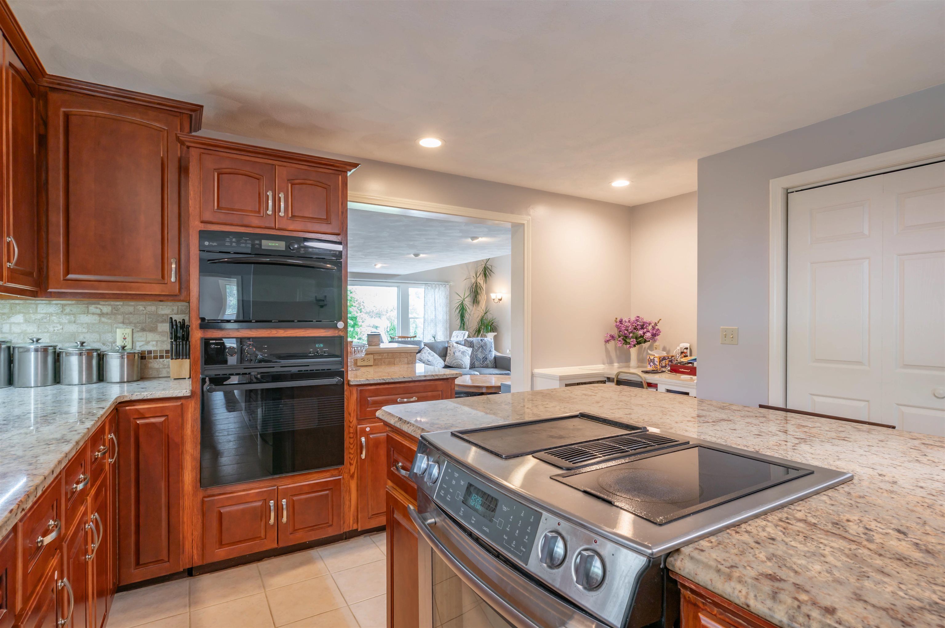 7 Longview Circle Pelham, NH 03076 - Photo 16 of 39