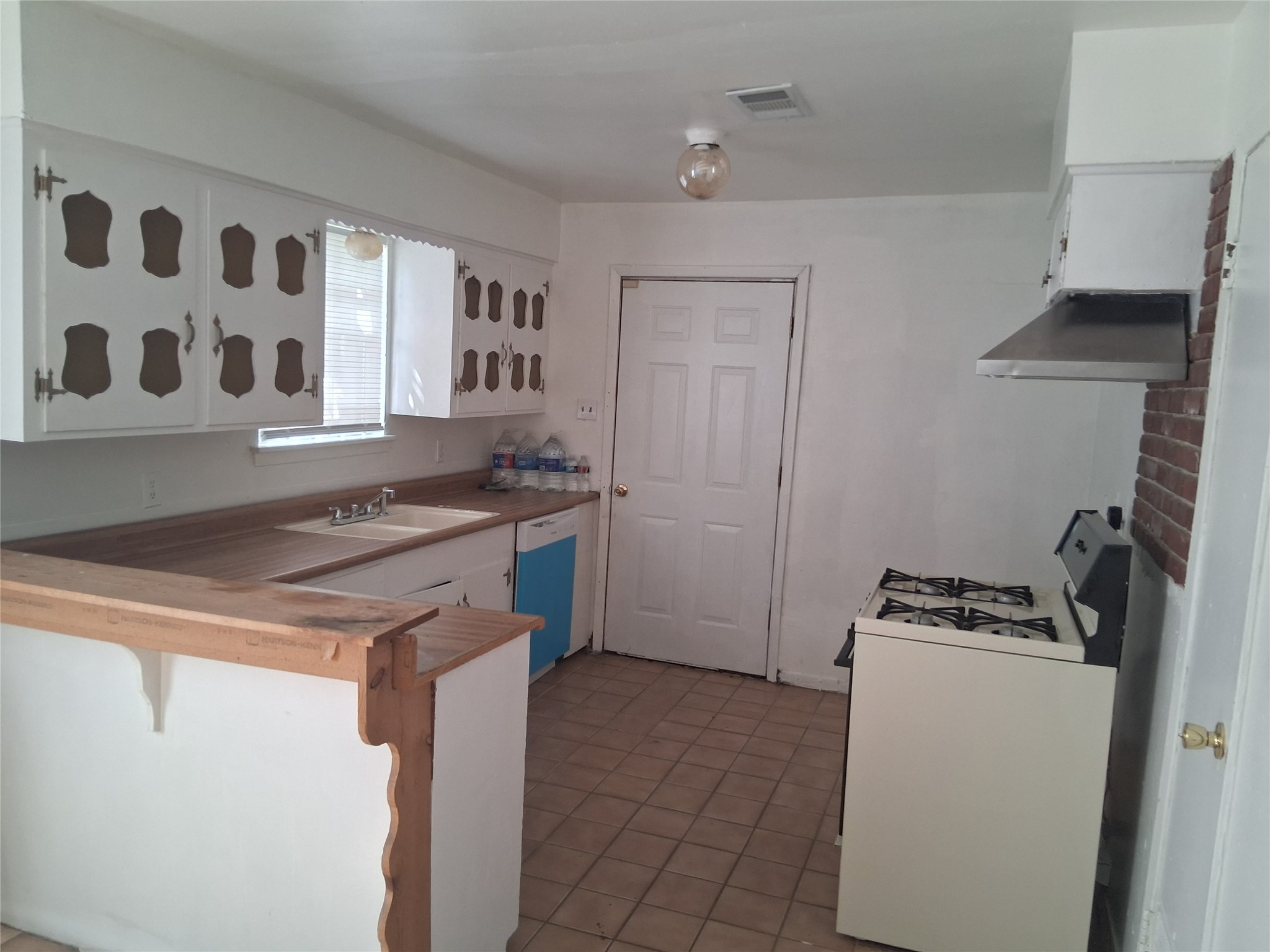 3513 Rockingham Street Houston, TX 77051 - Photo 6 of 21 Gallery Image 6