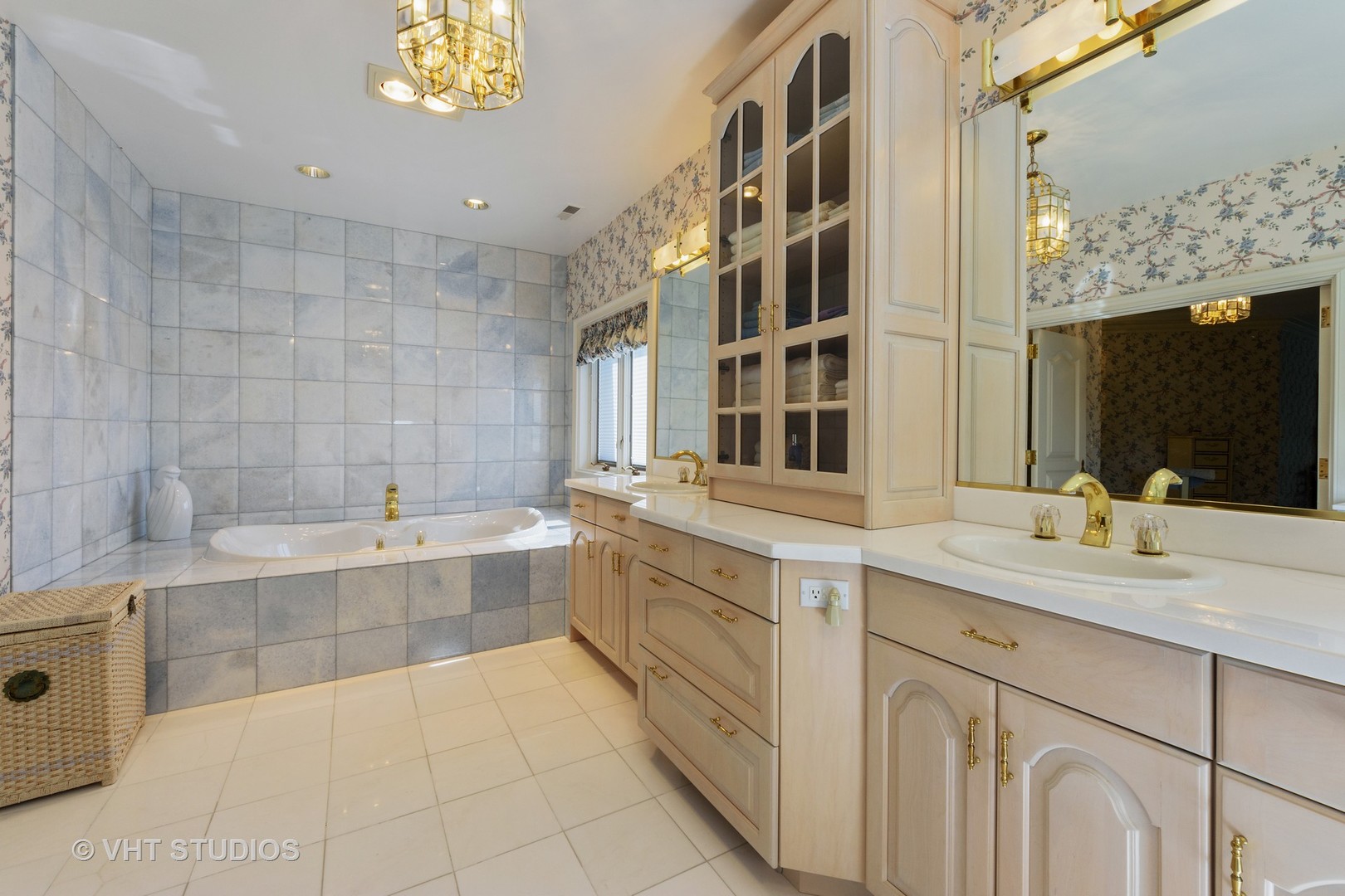 215 West Dundee Road Barrington, IL 60010 - Photo 21 of 34 a spacious bathroom with a sink double vanity granite and a mirror