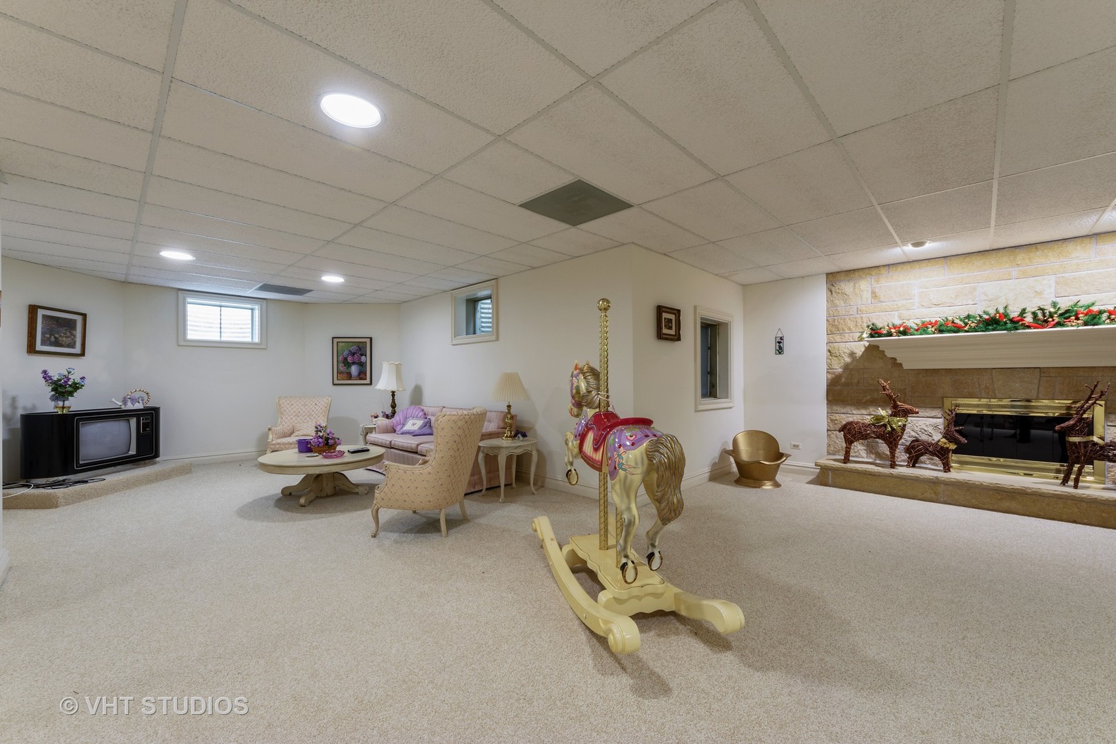 215 West Dundee Road Barrington, IL 60010 - Photo 28 of 34 a view of a room with gym equipment