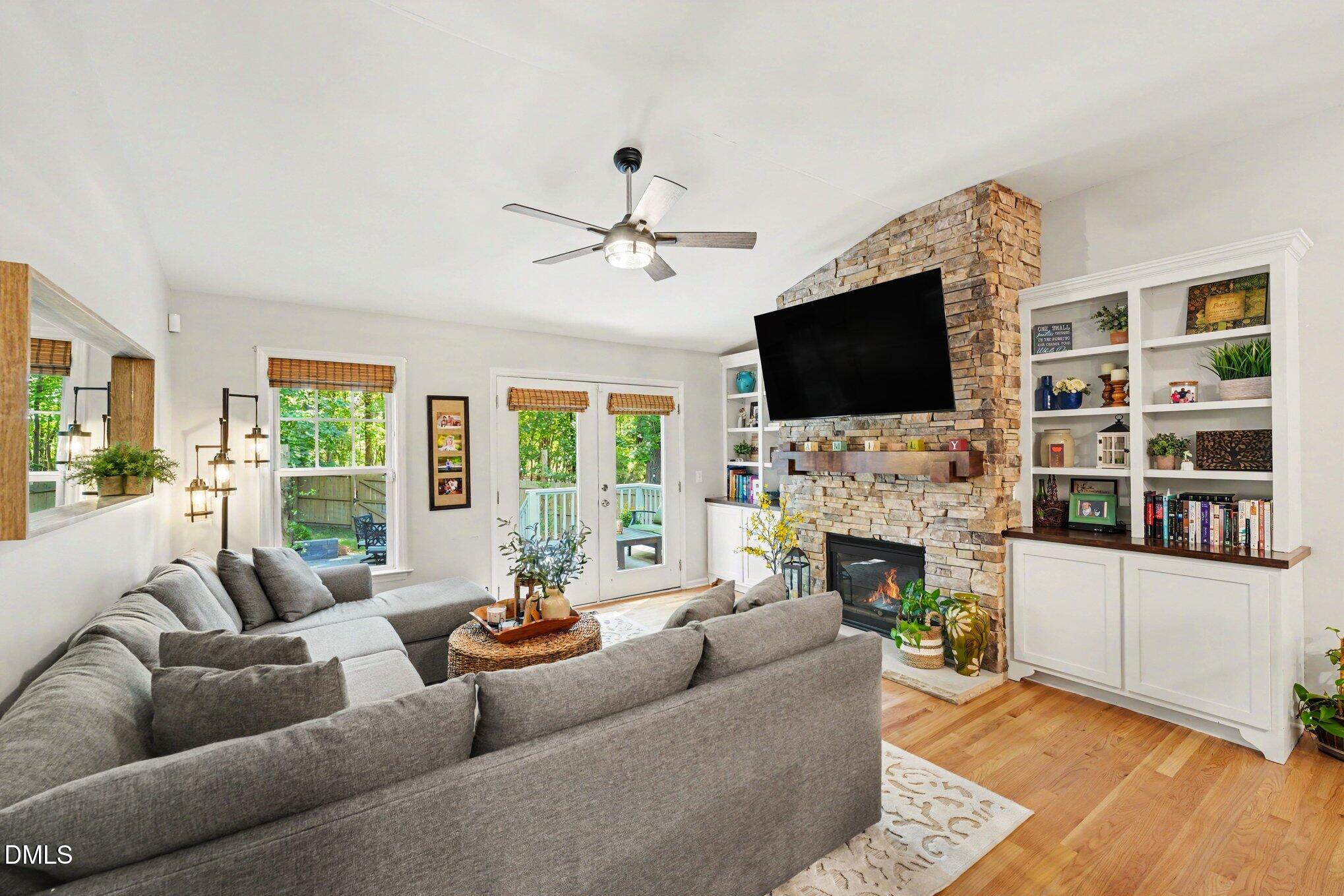 10024 Smith Basin Lane Raleigh, NC 27614 - Photo 12 of 23 Living Room