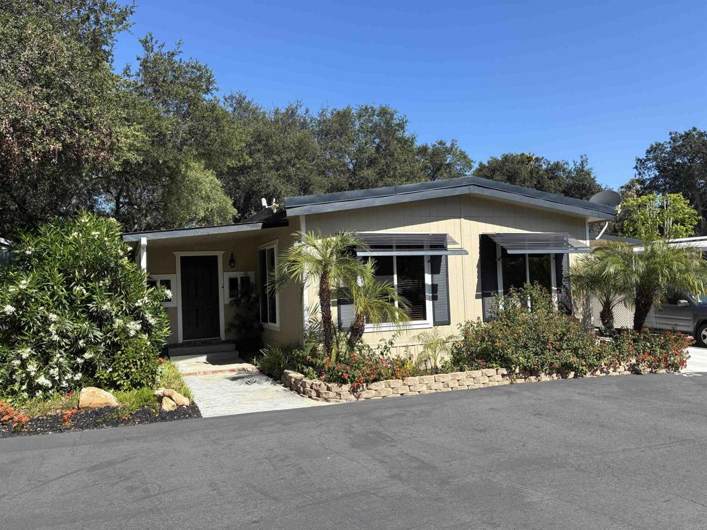 4747 Oak Crest Road, Unit SPC 23 Fallbrook, CA 92028 - Photo 4 of 13
