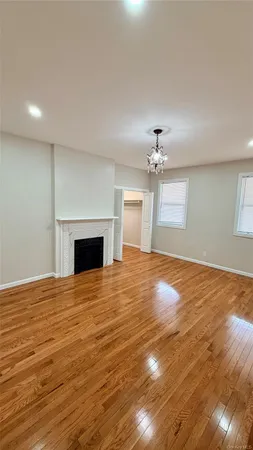 $2,700 | 153 Chester Street, Unit 1, Mount Vernon, NY 10552