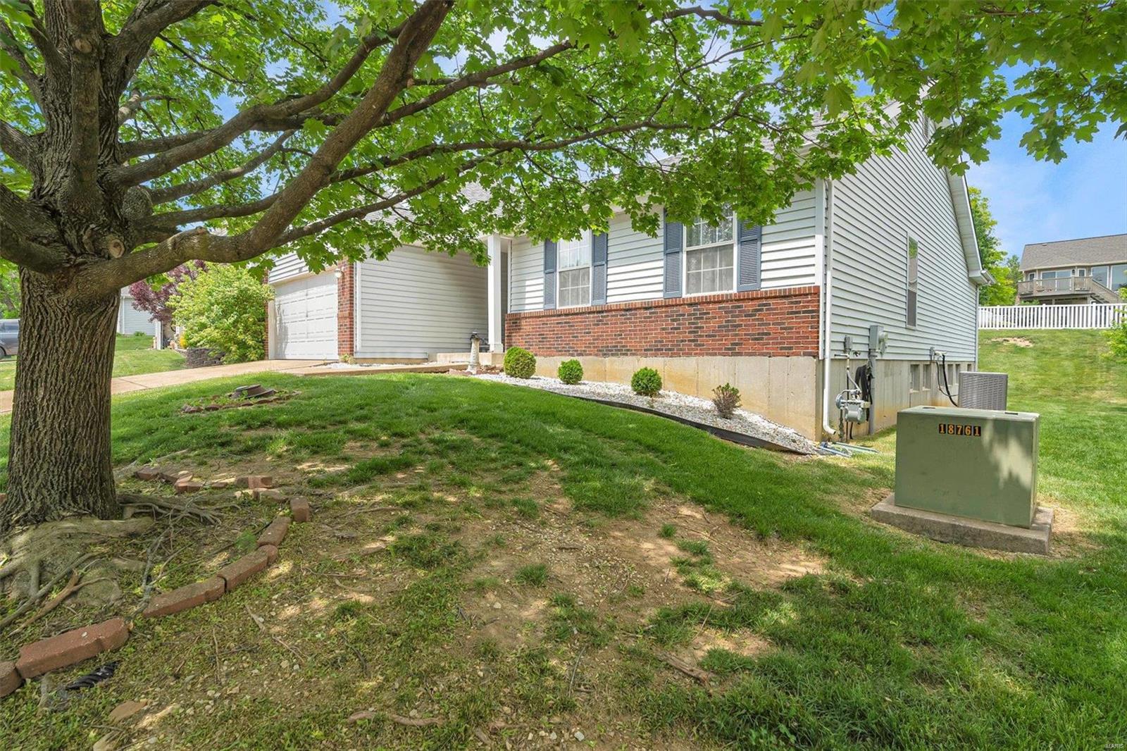 841 Fall Crown Lane Fenton, MO 63026 - Photo 3 of 28