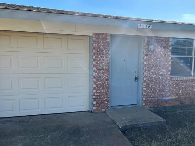 $1,400 | 1516 Coral Cut Off, Pelican Bay, TX 76020