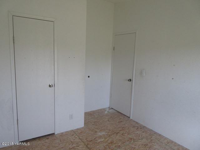11303 Gilbert Road Yakima, WA 98903 - Photo 4 of 28