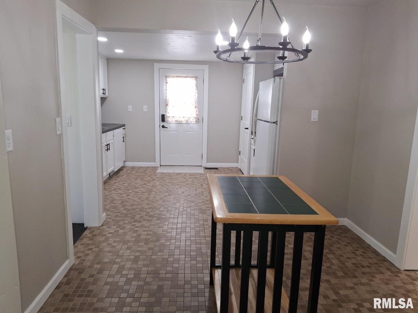 476 West Myrtle Street Canton, IL 61520 - Photo 10 of 33