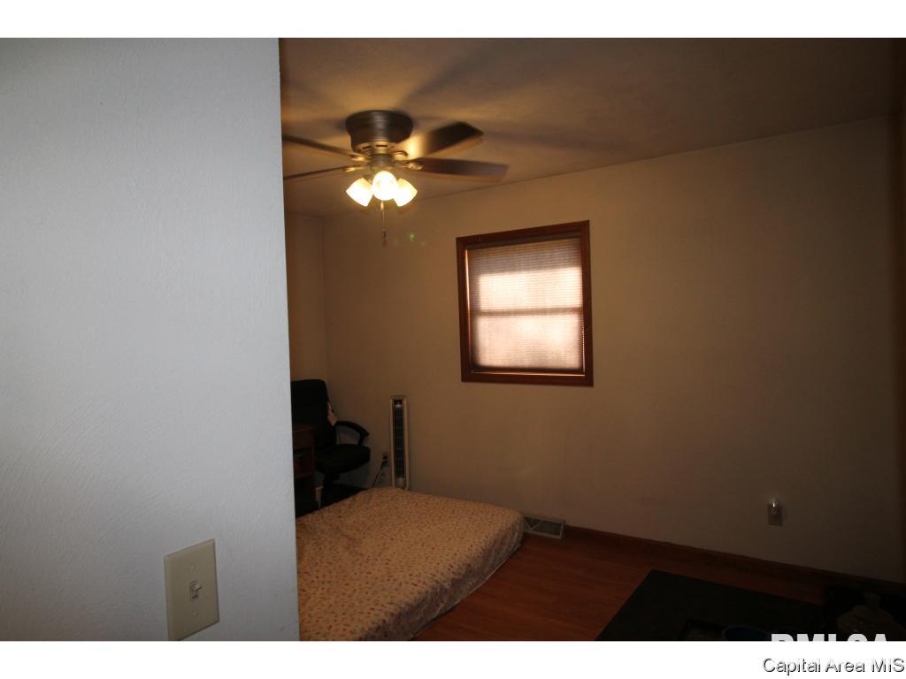 13080 Hickory Road Athens, IL 62613 - Photo 17 of 35 Gallery Image 17