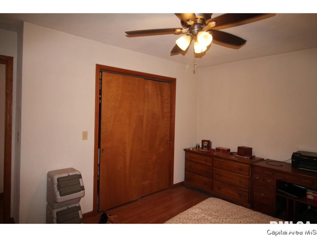 13080 Hickory Road Athens, IL 62613 - Photo 18 of 35 Gallery Image 18