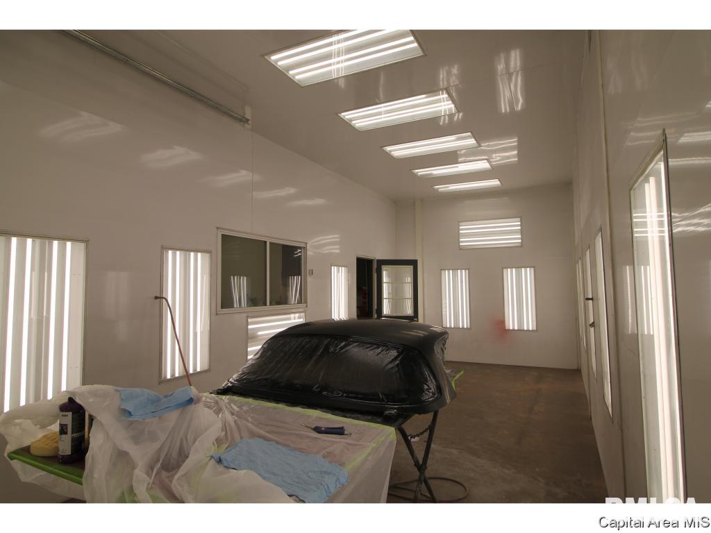 13080 Hickory Road Athens, IL 62613 - Photo 30 of 35 Gallery Image 30