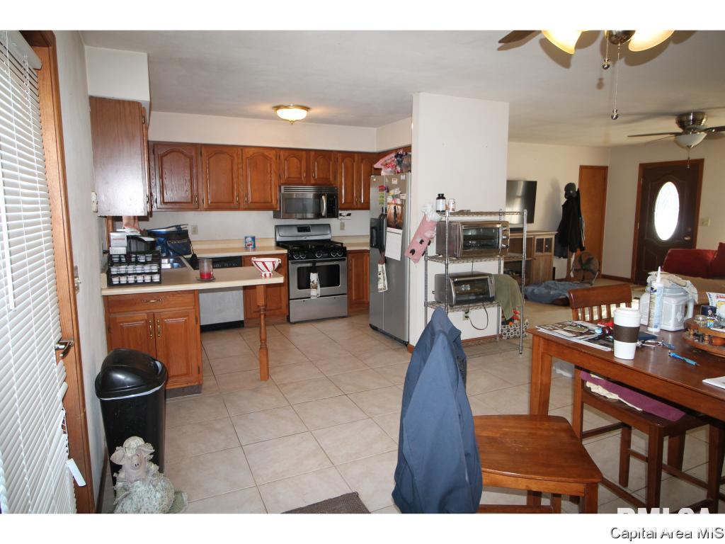 13080 Hickory Road Athens, IL 62613 - Photo 5 of 35 Gallery Image 5