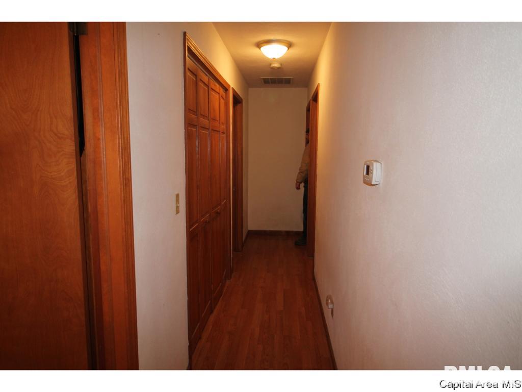 13080 Hickory Road Athens, IL 62613 - Photo 9 of 35 Gallery Image 9