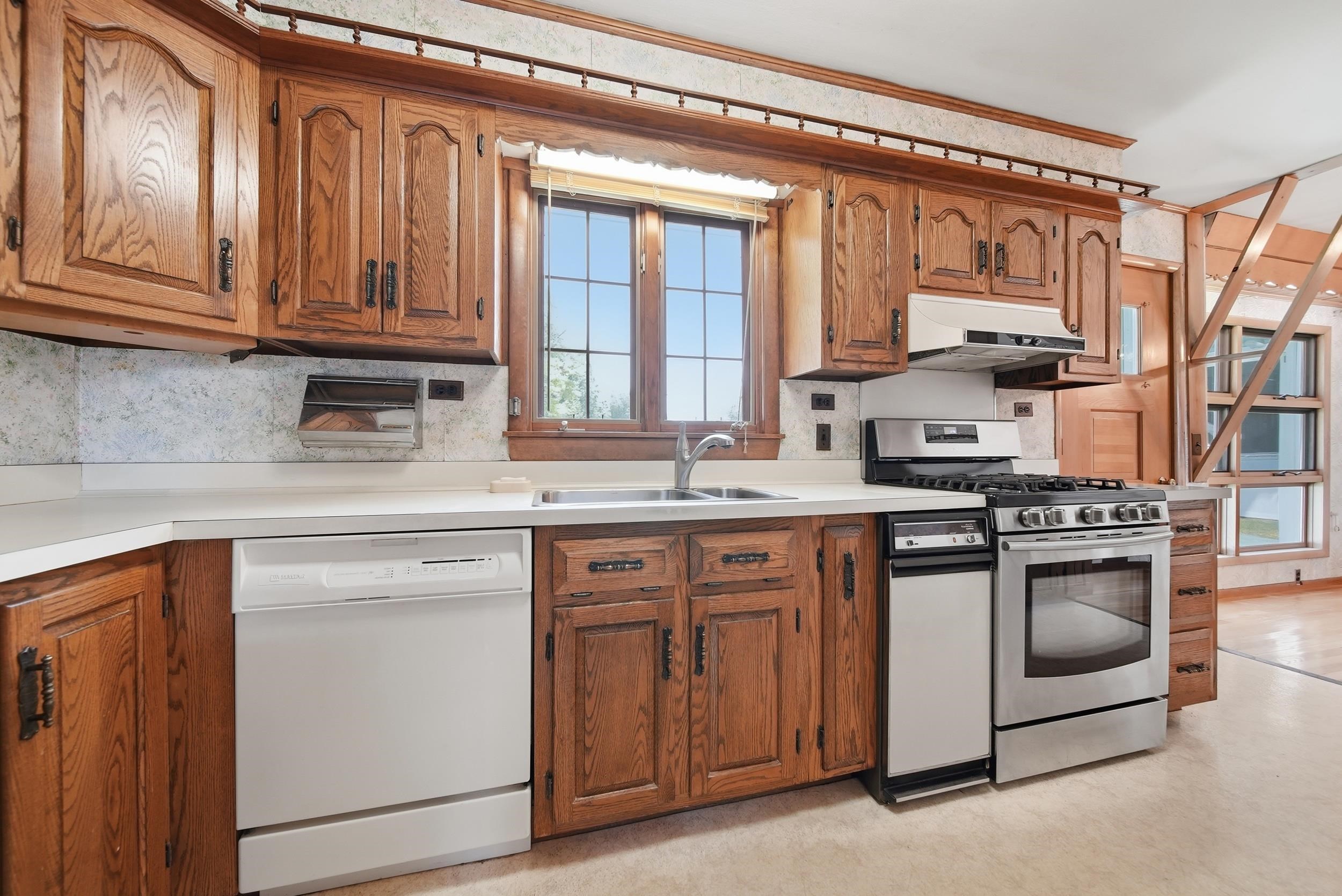 434 Cilley Road Manchester, NH 03103 - Photo 8 of 29
