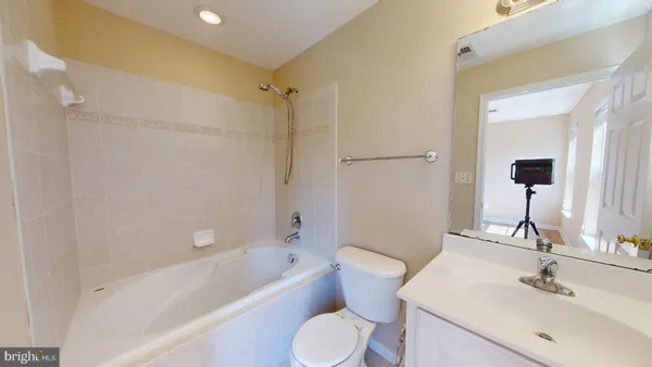 $3,600 | 3518 Ellery Circle, Falls Church, VA 22041