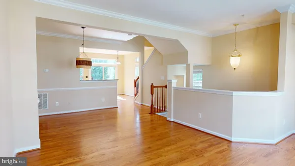 $3,600 | 3518 Ellery Circle, Falls Church, VA 22041