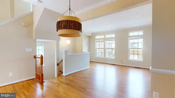 $3,600 | 3518 Ellery Circle, Falls Church, VA 22041