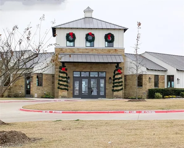 a front view of house with yard