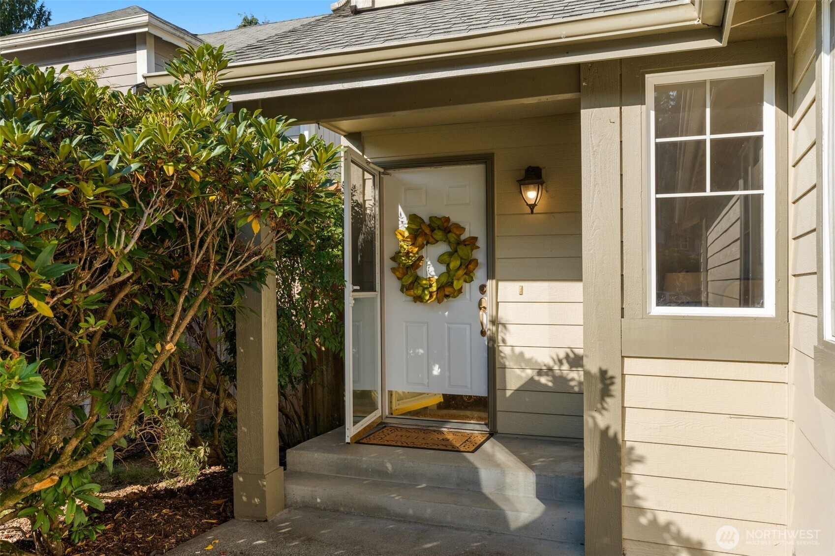 8229 1st Street Southeast Lake Stevens, WA 98258 - Photo 3 of 25