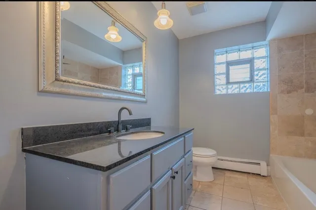 $2,500 | 323 Marshall Road, Unit 2, Bensenville, IL 60106