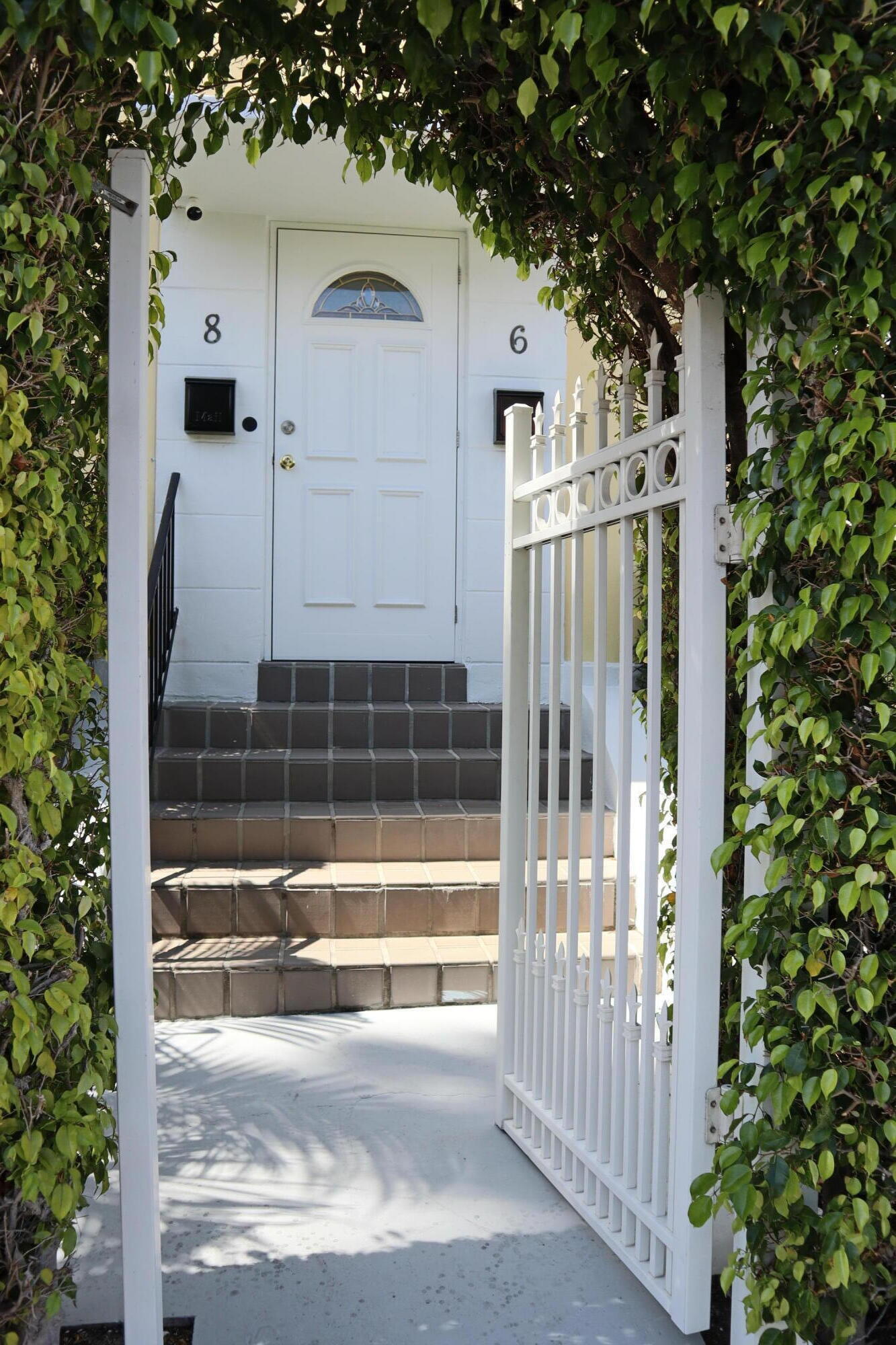 172 North County Road, Unit 5 Palm Beach, FL 33480 - Photo 7 of 26 Entrance