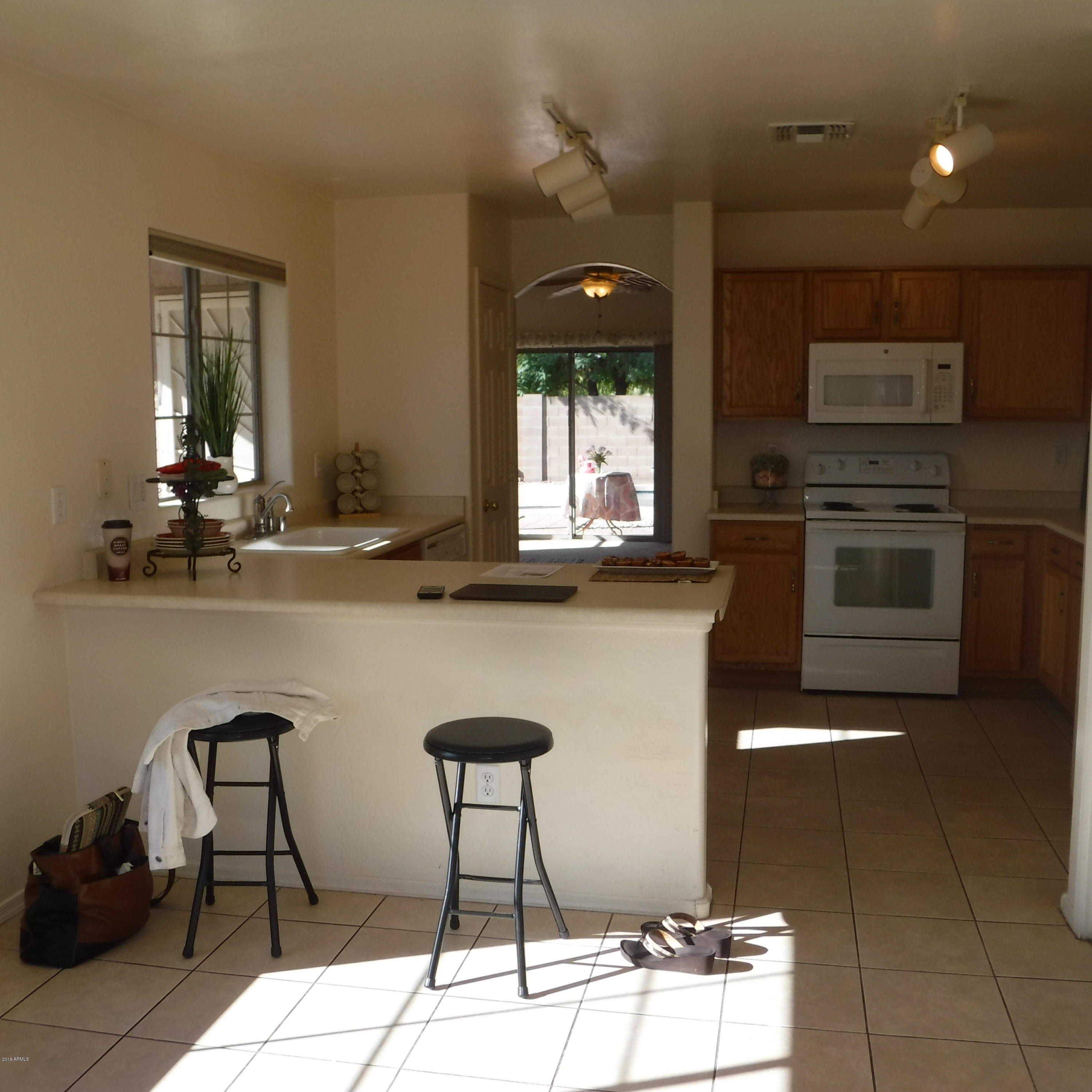 3932 South Conestoga Road Apache Junction, AZ 85119 - Photo 4 of 17 Breakfast Bar