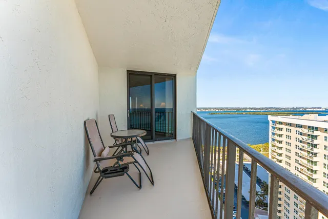 $3,800 | 5420 North Ocean Drive, Unit 2101, Singer Island, FL 33404