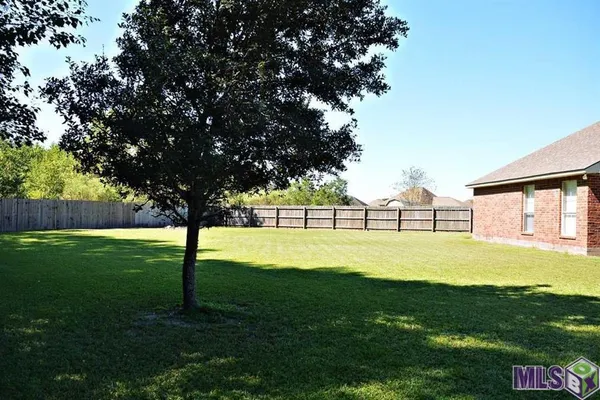 $1,600 | 10124 Nashville Court, Denham Springs, LA 70706
