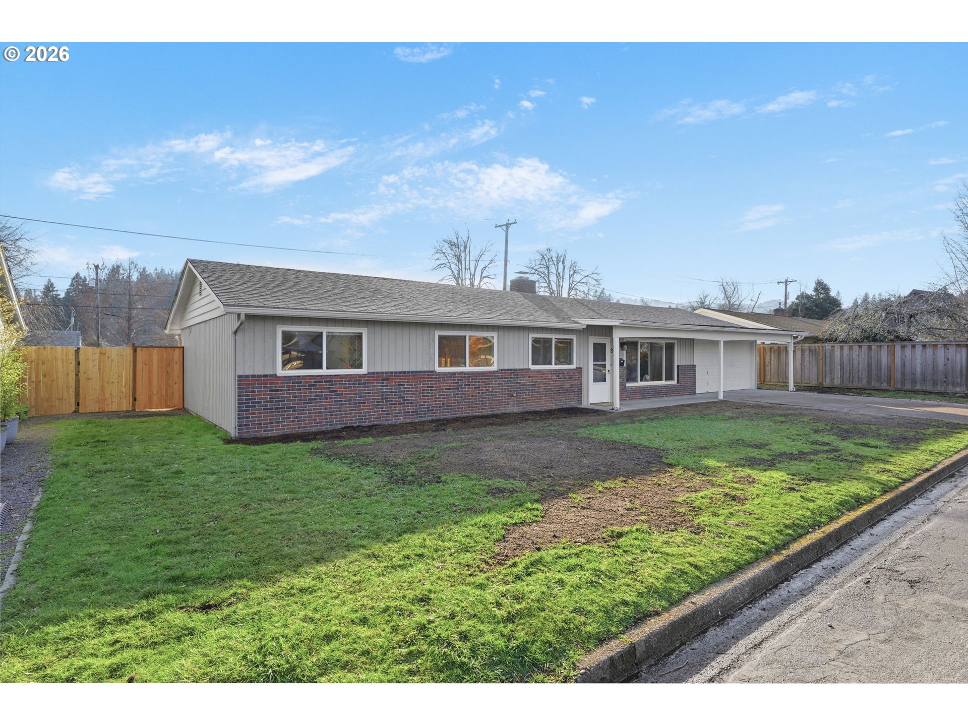 810 East 37th Avenue Eugene, OR 97405 - Photo 2 of 47