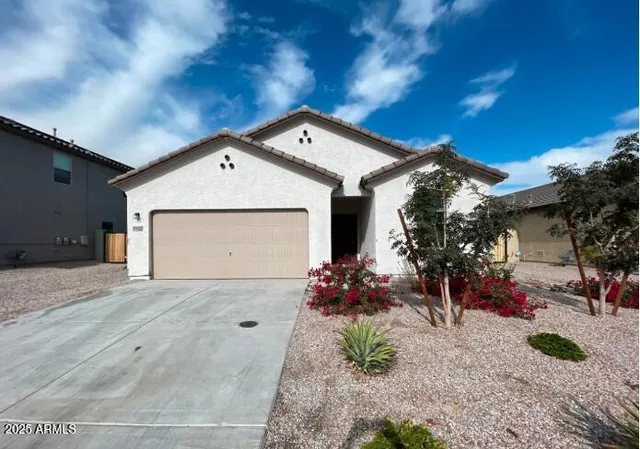 $1,995 | 19142 West Elm Street, Litchfield Park, AZ 85340