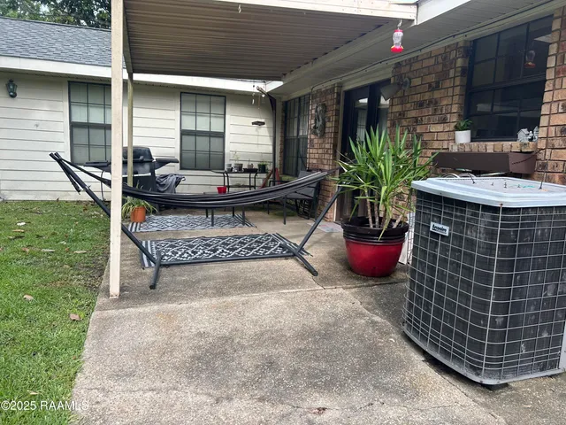 $1,000 | 1015 Hashim Drive, Opelousas, LA 70570