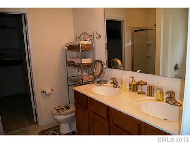 1023 Mearn Road Charlotte, NC 28216 - Photo 13 of 16