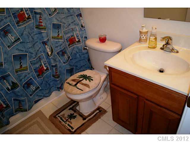 1023 Mearn Road Charlotte, NC 28216 - Photo 15 of 16