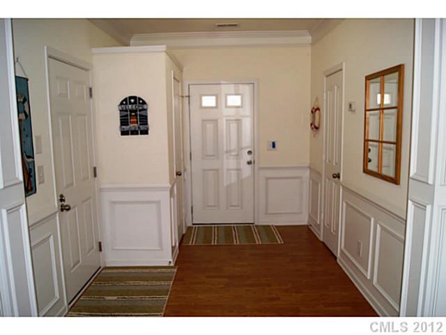 1023 Mearn Road Charlotte, NC 28216 - Photo 4 of 16