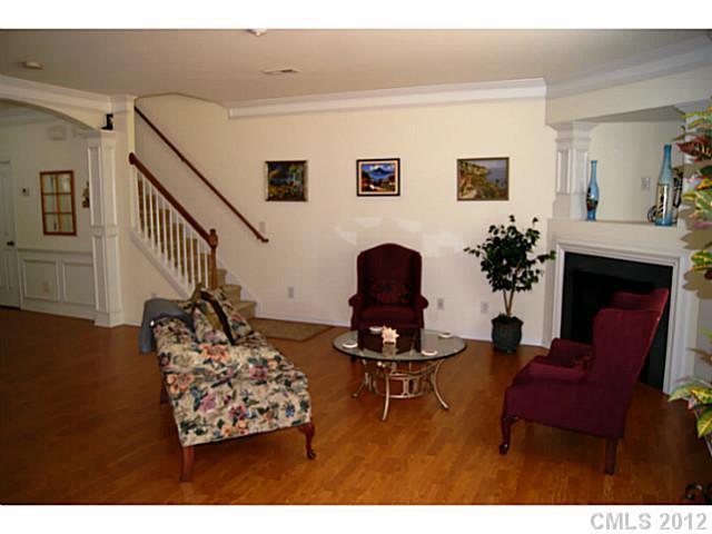 1023 Mearn Road Charlotte, NC 28216 - Photo 6 of 16