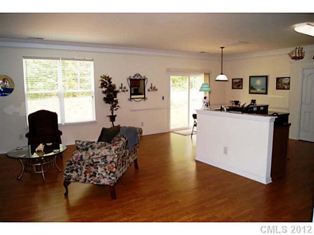 1023 Mearn Road Charlotte, NC 28216 - Photo 7 of 16