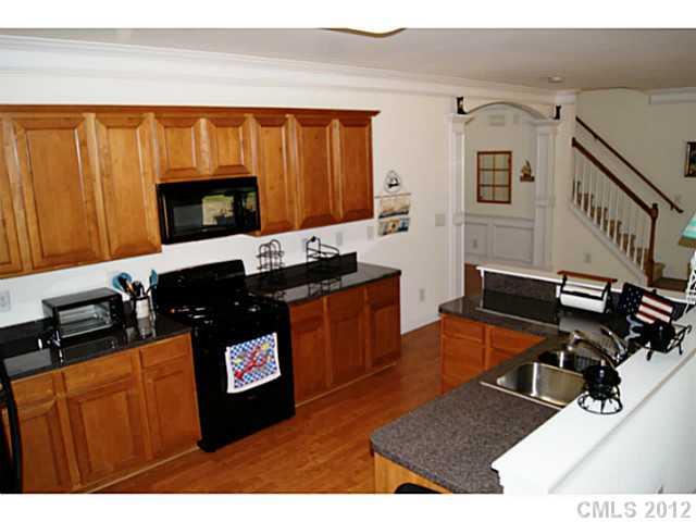 1023 Mearn Road Charlotte, NC 28216 - Photo 8 of 16